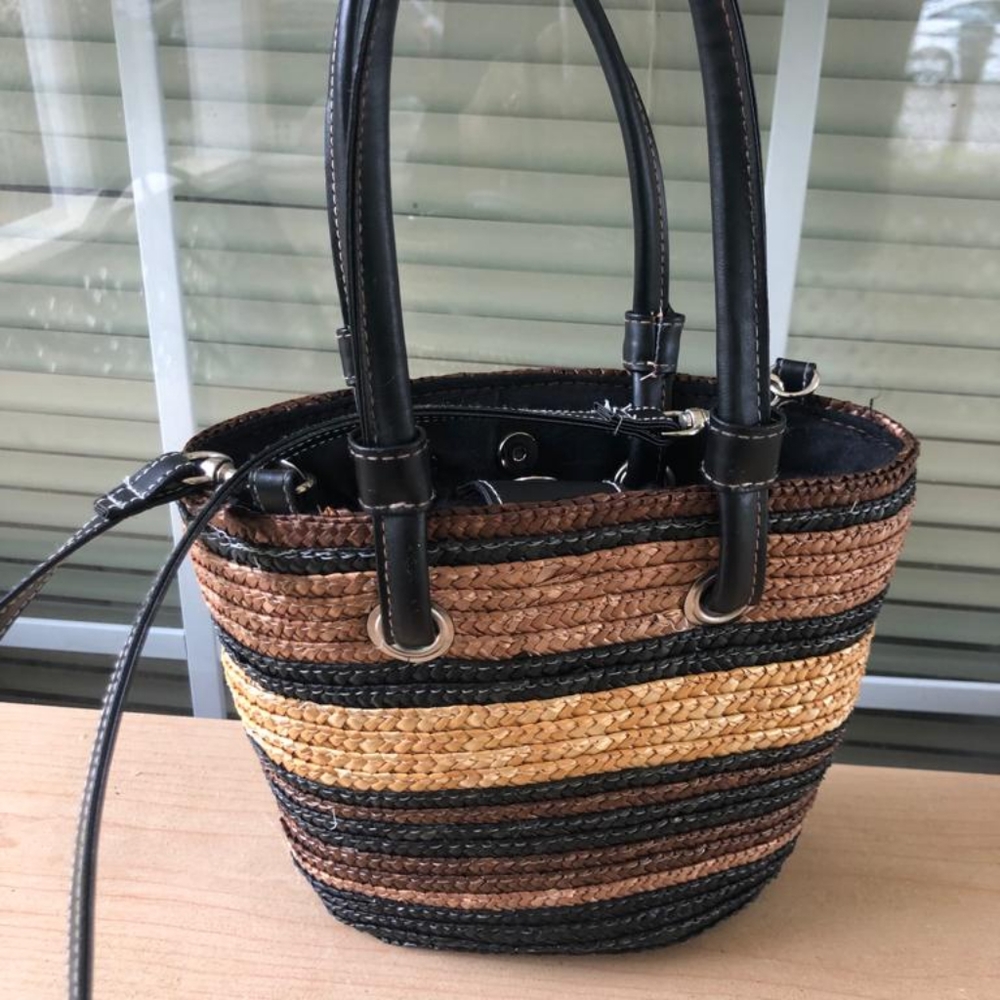 Women Jute beach bag with adjustable strap handles coffee, black small